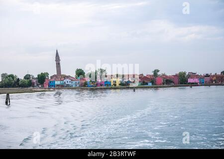 Tipiche case colorate, isola di Burano, Venezia, Veneto, Italia Foto Stock