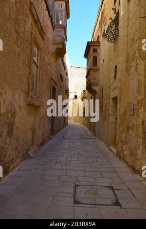 Stradine strette di Mdina Foto Stock