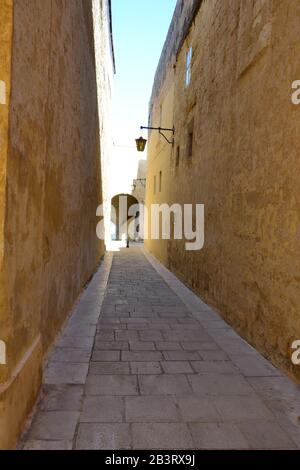 Stradine strette di Mdina Foto Stock