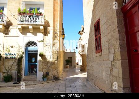 Stradine strette di Mdina Foto Stock