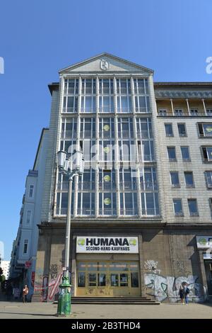 Humana, Frankfurter Tor, Friedrichshain di Berlino Deutschland Foto Stock