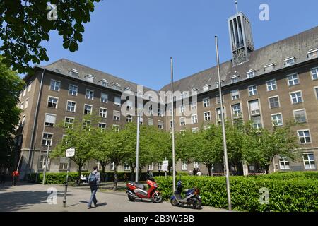 Buergeramt, Rathaus, Mathilde-Jacob-Platz, Moabit di Berlino, Deutschland / Bürgeramt Foto Stock