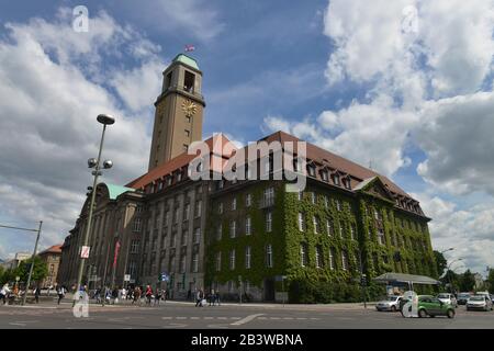 Il Rathaus, Carl-Schurz-Strasse, Spandau, Berlino, Deutschland Foto Stock