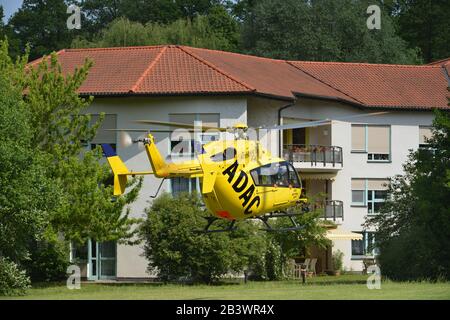 Adac Hubbschrauber, Christoph 71, Altenpflezentrum, Kloster Lehnin, Lehnin, Brandenburg, Deutschland Foto Stock