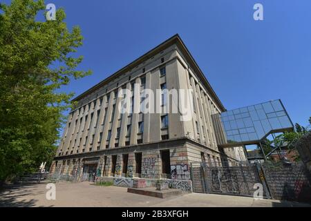 Club Berghain, Am Wriezener Bahnhof, Friedrichhain, Berlino, Deutschland Foto Stock