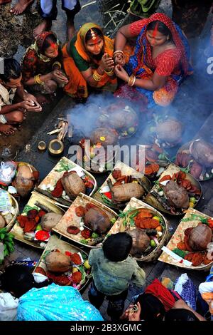 veduta aerea di chaath pujo a kolkata babughat Foto Stock