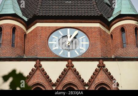 Dreifaltigkeitskirche, Gallwitzallee, Lankwitz, Berlin, Deutschland Foto Stock