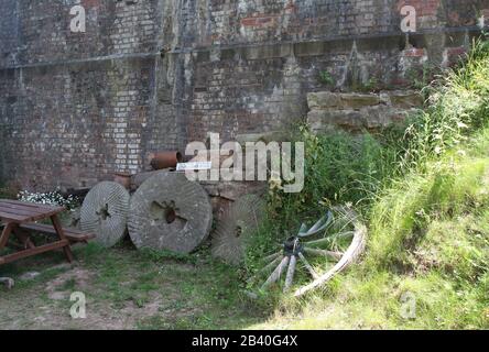 Daniels Water Mill, mulino a farina da lavoro del 18th Secolo, Bridgenorth, Inghilterra, Regno Unito, Droitwich Spa, Worcester, Inghilterra, Regno Unito, 08/07/2013, whe D'Acqua Foto Stock