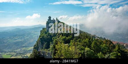 Torre Falesia, Seconda Torre, antica torre di avvistamento, Monte Titano, San Marino Foto Stock