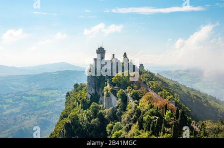 Torre Falesia, Seconda Torre, antica torre di avvistamento, Monte Titano, San Marino Foto Stock