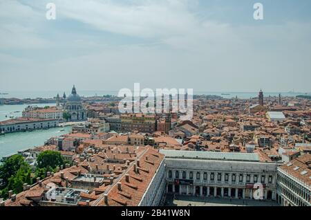 Bella vista di Venezia da San Marco Companile a Venezia Italia Foto Stock