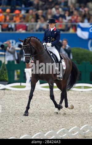 Emma Hindle (GBR) riding Lancet - Giochi equestri mondiali, Aachen, - 25 agosto 2006, il Grand Prix Special Foto Stock