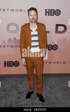 Los Angeles, Stati Uniti. 05th Mar, 2020. Hollywood, CALIFORNIA - 05 MARZO: Aaron Paul frequenta la prima stagione 3 di HBO 'Westworld' al TCL Chinese Theatre il 05 Marzo 2020 a Hollywood, California. Foto: Crash/Imagespace Credit: Imagespace/Alamy Live News Foto Stock