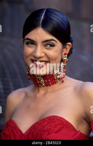 Sushmita Sen, attrice indiana, modella, Miss India 1994, Miss Universo 1994, India, Asia, vecchia immagine del 1900 Foto Stock