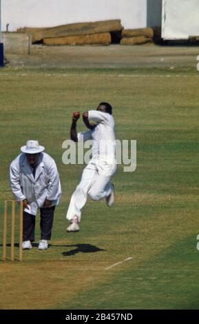 Bowler in azione test match, bombay mumbai, maharashtra, India, Asia Foto Stock