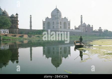 Settima Meraviglia Del Mondo Taj Mahal, Agra, Uttar Pradesh, India, Asia Foto Stock