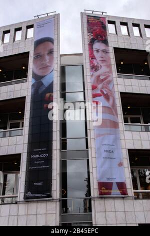 Billboard Advertising Show Presso Lo Stopera Building Di Amsterdam, Paesi Bassi 2020 Foto Stock