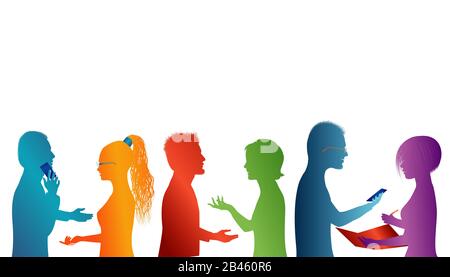 Comunicazione tra un gruppo di persone che parlano. Concetto di lavoro di squadra. Discorso tra persone.giovani che lavorano bene insieme.Silhouette profilo colorato Foto Stock