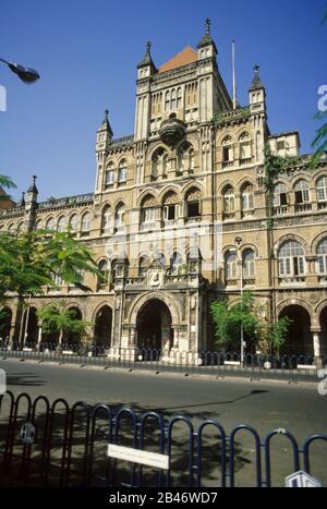 Edificio del Collegio Elphinstone ; Kala Ghoda ; Bombay ; Mumbai ; Maharashtra ; India ; Asia Foto Stock