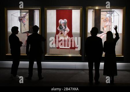 Londra, Regno Unito. 06th Mar, 2020. Opera monumentale di Francis Bacon del 1981, Trittych Ispirato all'Oresteia di Aeschylus, per andare all'asta a New York di Sotheby il maggio 13th con una stima superiore a 60 milioni di dollari a Londra, Regno Unito - 6 marzo 2020 credito: Nils Jorgensen/Alamy Live News Foto Stock