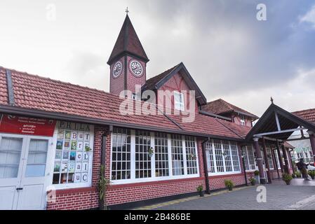 Nuwara Eliya, Sri Lanka: 20/03/2019: Vecchio Post Office esempio di architettura in stile coloniale. Foto Stock