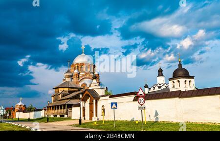 Monastero Battista sull'isola di Sviyazhsk in Russia Foto Stock