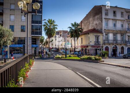 Sete, Francia - 01october 2014: Città sede in Francia, barche e canali che possono essere visti dalla maggior parte dei ristoranti della città Foto Stock