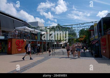 Brisbane, Queensland, Australia - 28th Gennaio 2020 : Vista del South Bank's Stanley Street Plaza durante una giornata di sole a Brisbane. South Bank È Brisbane Foto Stock