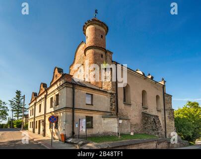 Ex sinagoga, 17th secolo, primi barocchi, manierismo ebraico, ora Museo degli ebrei galiziani e galleria d'arte, a Lesko, Malopolska, Polonia Foto Stock