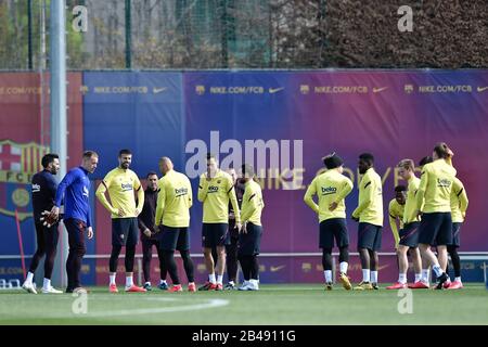 Barcellona, Spagna. 6th Mar 2020. Giocatori del FC Barcellona durante la sessione di formazione a Ciutat Esportiva Joan Gamper il 06 marzo 2020 a Barcellona, Spagna. Credit: Dax Images/Alamy Live News Foto Stock