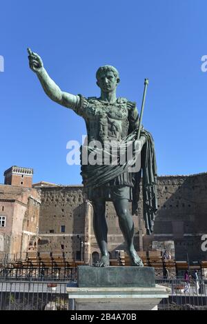 Denkmal Augusto, Via dei Fori Imperiali, Rom, Italien Foto Stock
