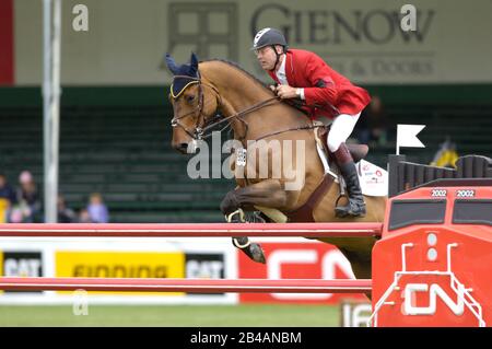 Affidabilità NC Grand Prix - Ian Millar (CAN) di equitazione in stile presso il National Abete rosso di prati, Giugno 2006 Foto Stock