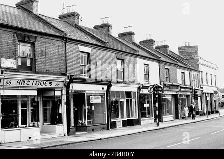 La Kettering Road, Northampton, nel 1974, domenica Foto Stock