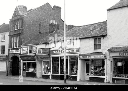 La Kettering Road, Northampton, nel 1974, domenica Foto Stock