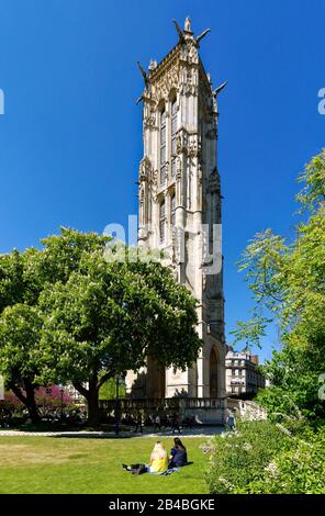 Francia, Parigi, quartiere Beaubourg, Place du Chatelet, Piazza de la Tour Saint Jacques, Torre St Jacques Foto Stock
