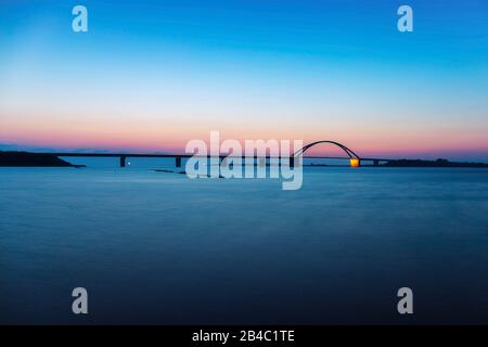 Il ponte Fehmarnsund (Fehmarn ponte audio) sull'isola tedesca Fehmarn Foto Stock