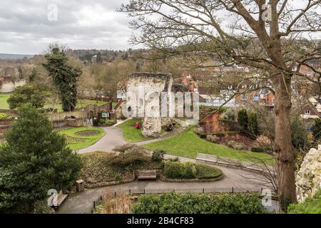 I resti del Palazzo reale nei terreni del Castello di Guildford, Surrey, Inghilterra. Foto Stock