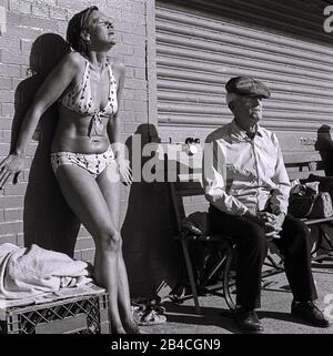 Nuotatori invernali dell'Orso polare a Coney Island, New York, nell'inverno 1982 Foto Stock