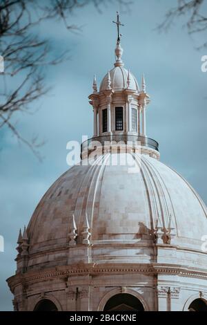 Primo piano della cupola bianca del Pantheon Nazionale di Lisbona, Lisbona, Lissabon, Portogallo, Europa Foto Stock