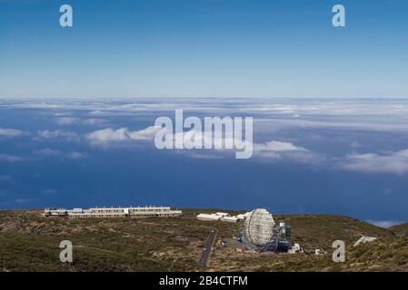 Spagna Isole Canarie La Palma Isola, Parque Nacional de la Caldera de Taburiente national park, Osservatorio di Roque de los Muchachos, telescopi Foto Stock