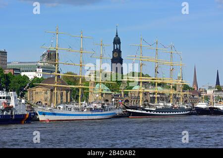 Europa, Germania, Amburgo, St. Pauli Landungsbrücken, Windjammer, Mir E Kruzenshtern, Foto Stock