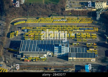 Veduta aerea, stazione di tram e autobus EVAG, Ruhr train GmbH Depot, Beuststraße, Essen, Renania Settentrionale-Vestfalia, Germania Foto Stock