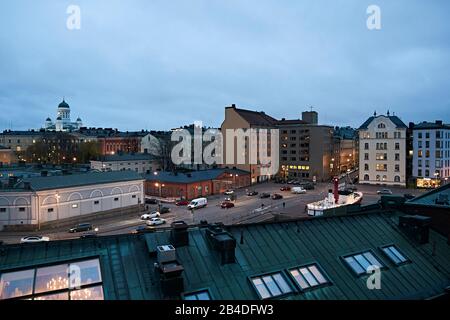 Paesaggio urbano di Helsinki con Dom sullo sfondo Foto Stock