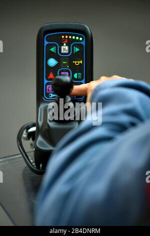Postazione di controllo Dynamic DX-REM34, unità di controllo con joystick, sedia a rotelle elettrica, Germania Foto Stock