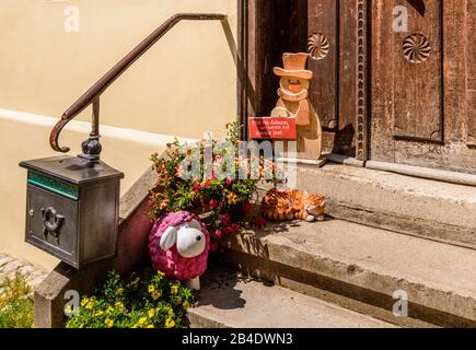 Germania, Baviera, Bassa Franconia, Haßberge, Königsberg in Baviera, Pfarrgasse, ingresso casa Foto Stock