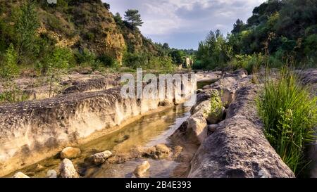 Rivière la Nielle a Saint Laurent de la Cabrerisse. Foto Stock