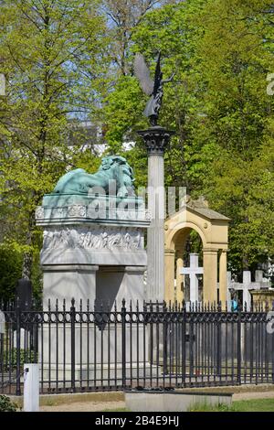 Invalidenfriedhof, Scharnhorststrasse, nel quartiere Mitte di Berlino, Deutschland Foto Stock
