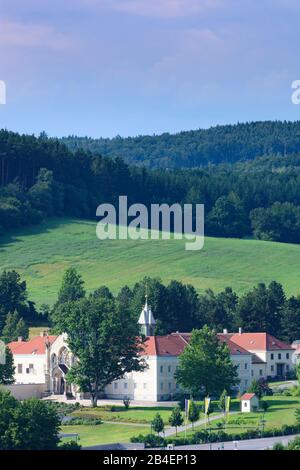 Alland, Ex Castello Schloss Mayerling, Oggi Karmel St. Josef A Wienerwald, Selva Viennese, Niederösterreich, Bassa Austria, Austria Foto Stock