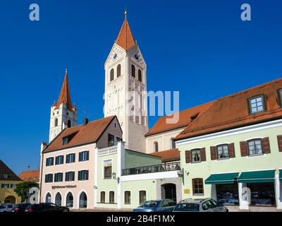 Chiesa torri di San Giovanni e San Kastulus, Moosburg an der Isar, alta Baviera, Baviera, Germania Foto Stock