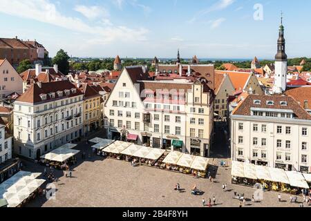 Estland, Tallinn, Blick Vom Rathaus Richtung Altstadt Und Rathausplatz Foto Stock